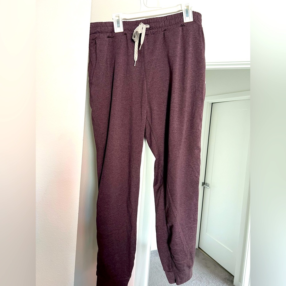 Vuori performance jogger purple medium women